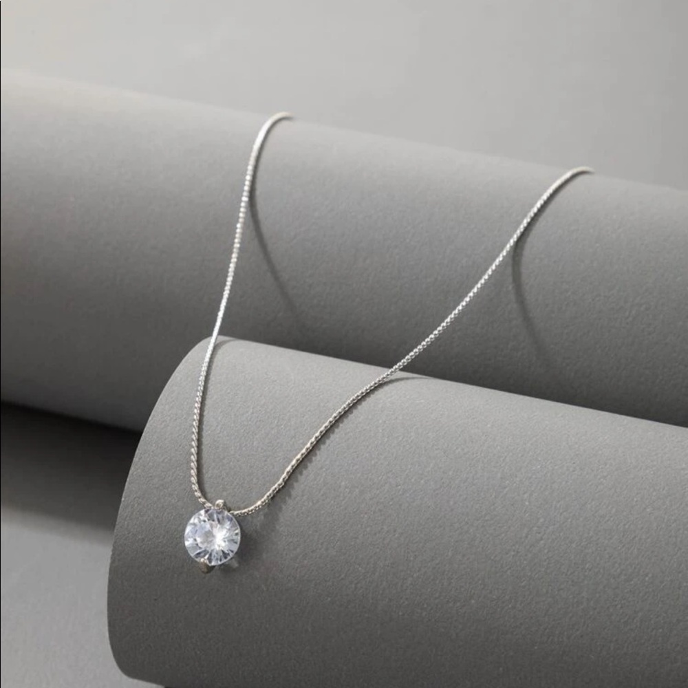 New delicate round decor necklace chain - Picture 2 of 4